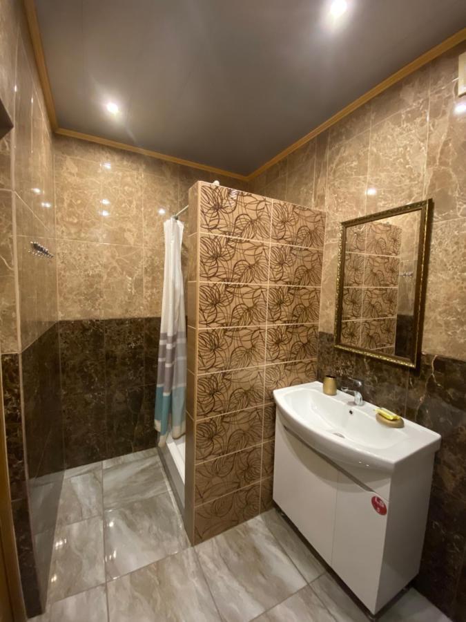 Вул Роксолани , 16 Центр 300 М До Бювету Truskavets Buitenkant foto